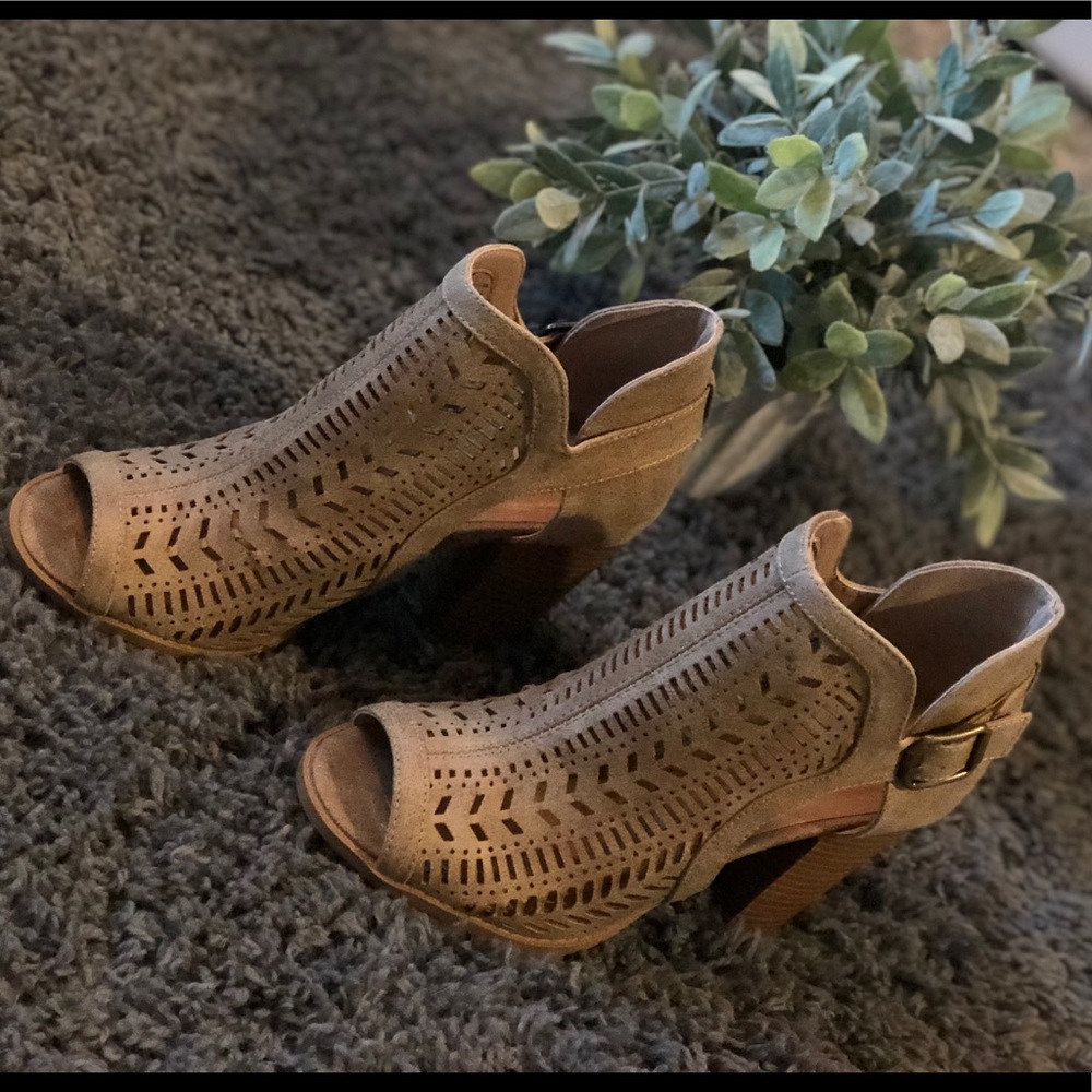 Brand New Taupe Open Toe Laser Cut Booties 💕